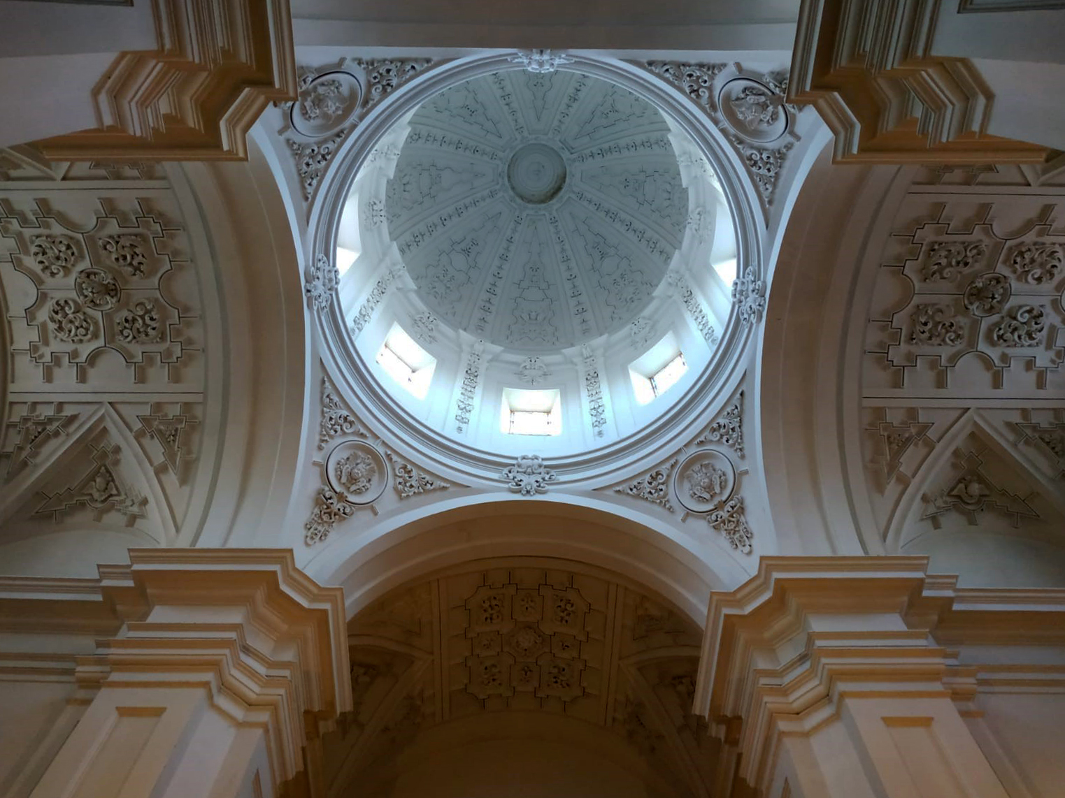 DETALLE DEL CIMBORRIO IGLESIA CARBONERO EL MAYOR retocada 