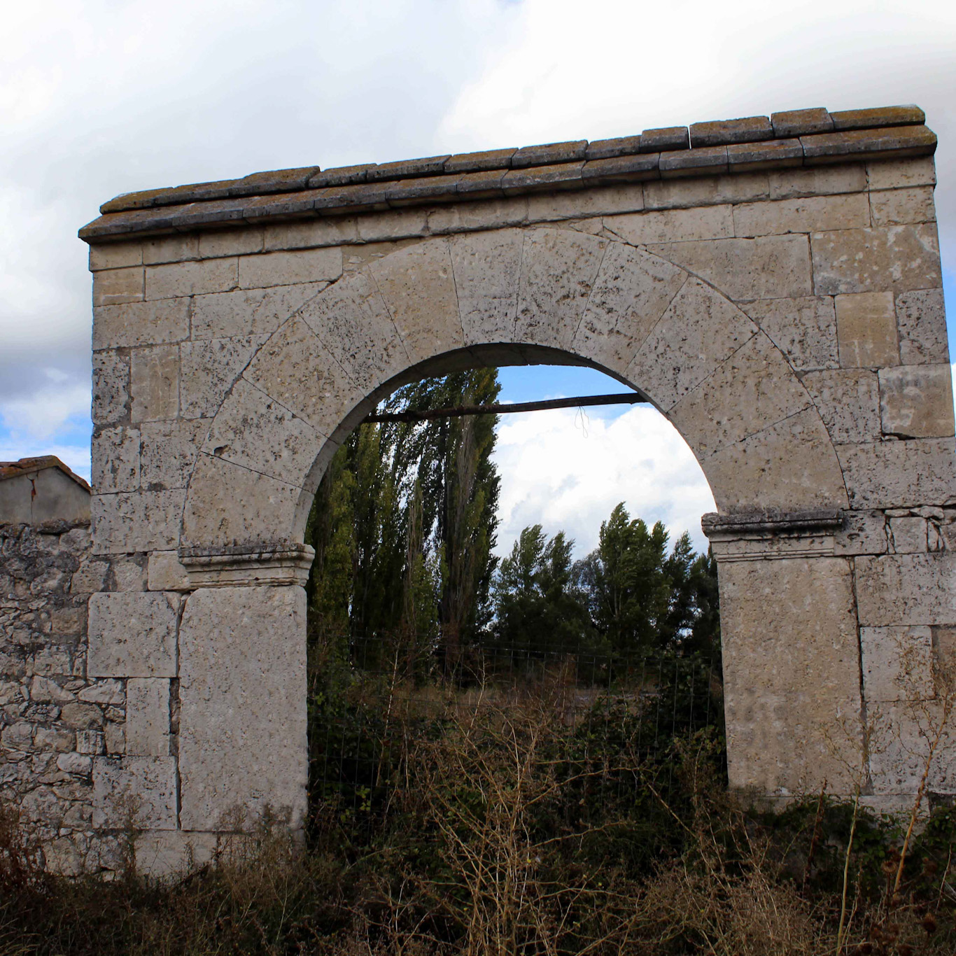 ENTRADA AL MOLINO ALVARADO FRESNEDA DE CUELLAR retocada edited