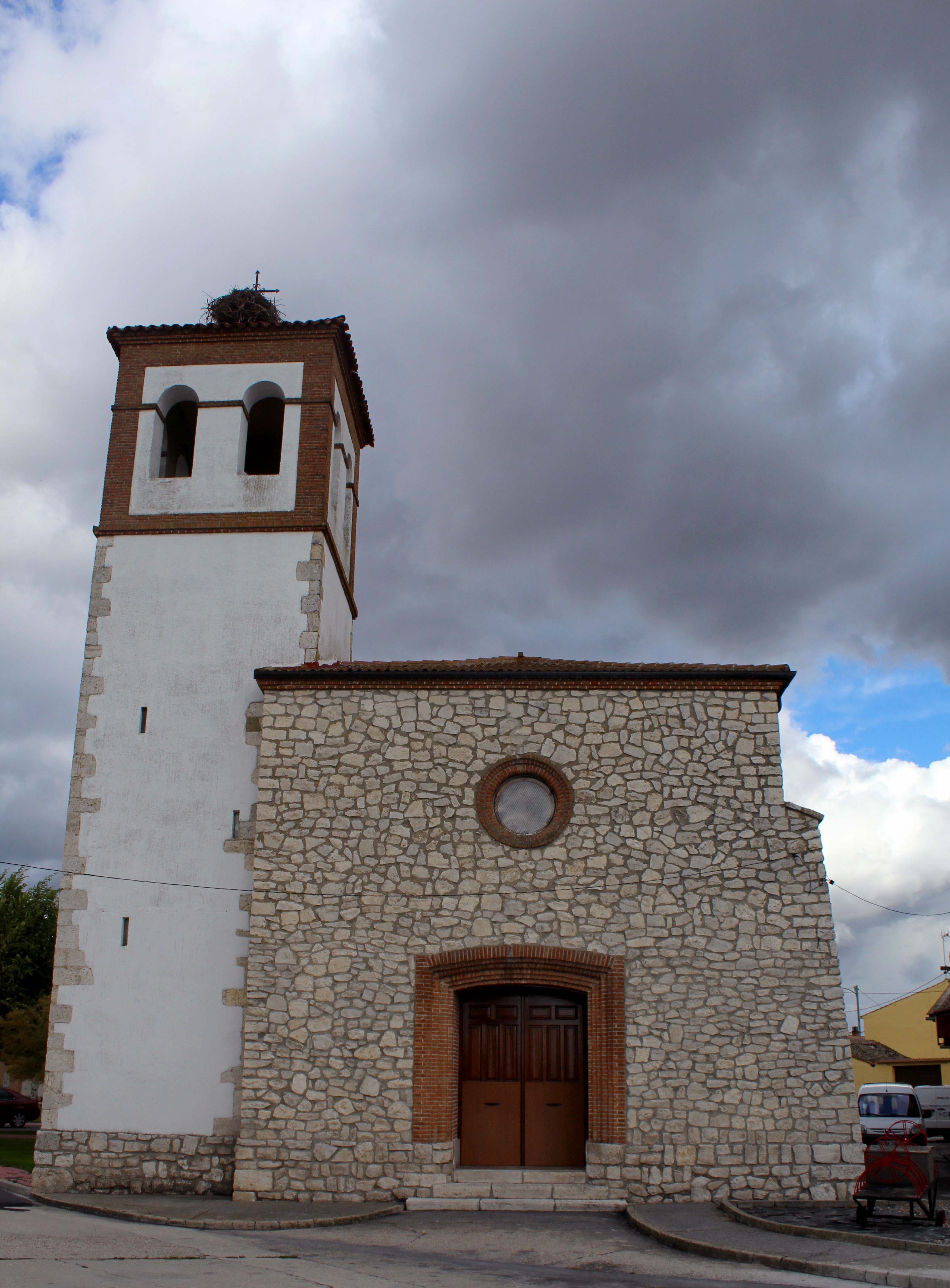 FACHADA DE LA IGLESIA DE NUESTRA SEÑORA DE LA VISITACION FRESNEDA DDE CUELLAR retocada 