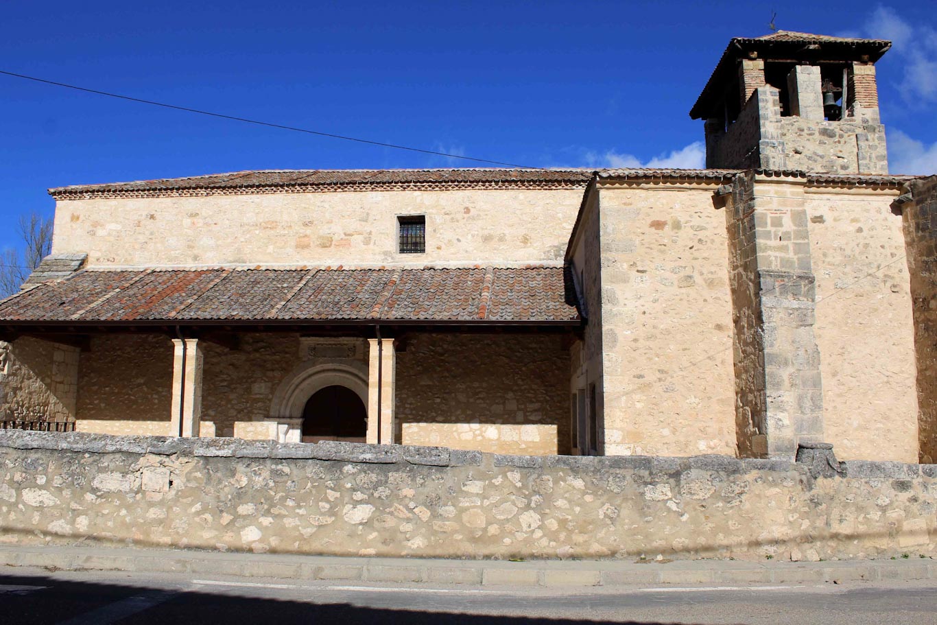 IGLESIA DE SANTA MARIA FUENTIDUEÑA retocada edited