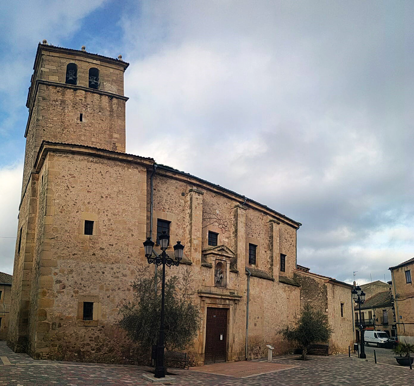 IGLESIA DE SANTIAGO TURÉGANO 1 retocada 