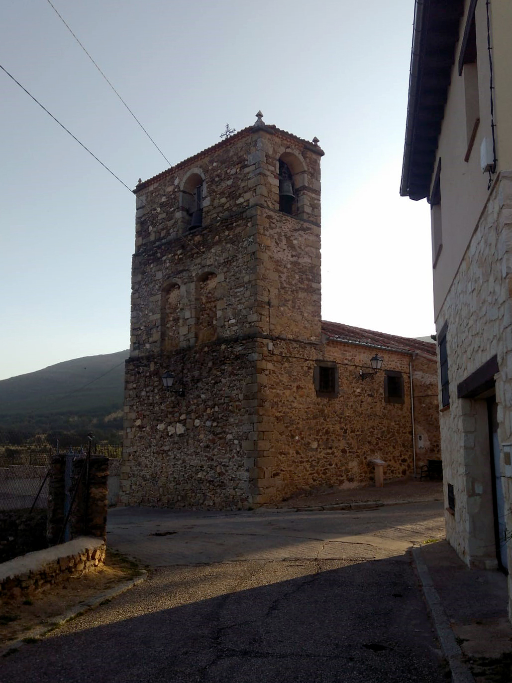Iglesia de Riofrio de Riaza retocada 