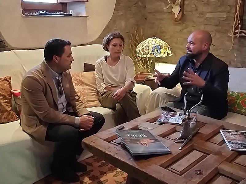 El diputado de Turismo visita en Riaza uno de los establecimientos beneficiados de la certificación Destino Starlight obtenida por la zona del Plan de Sostenibilidad Turística ‘Hoces de Segovia’