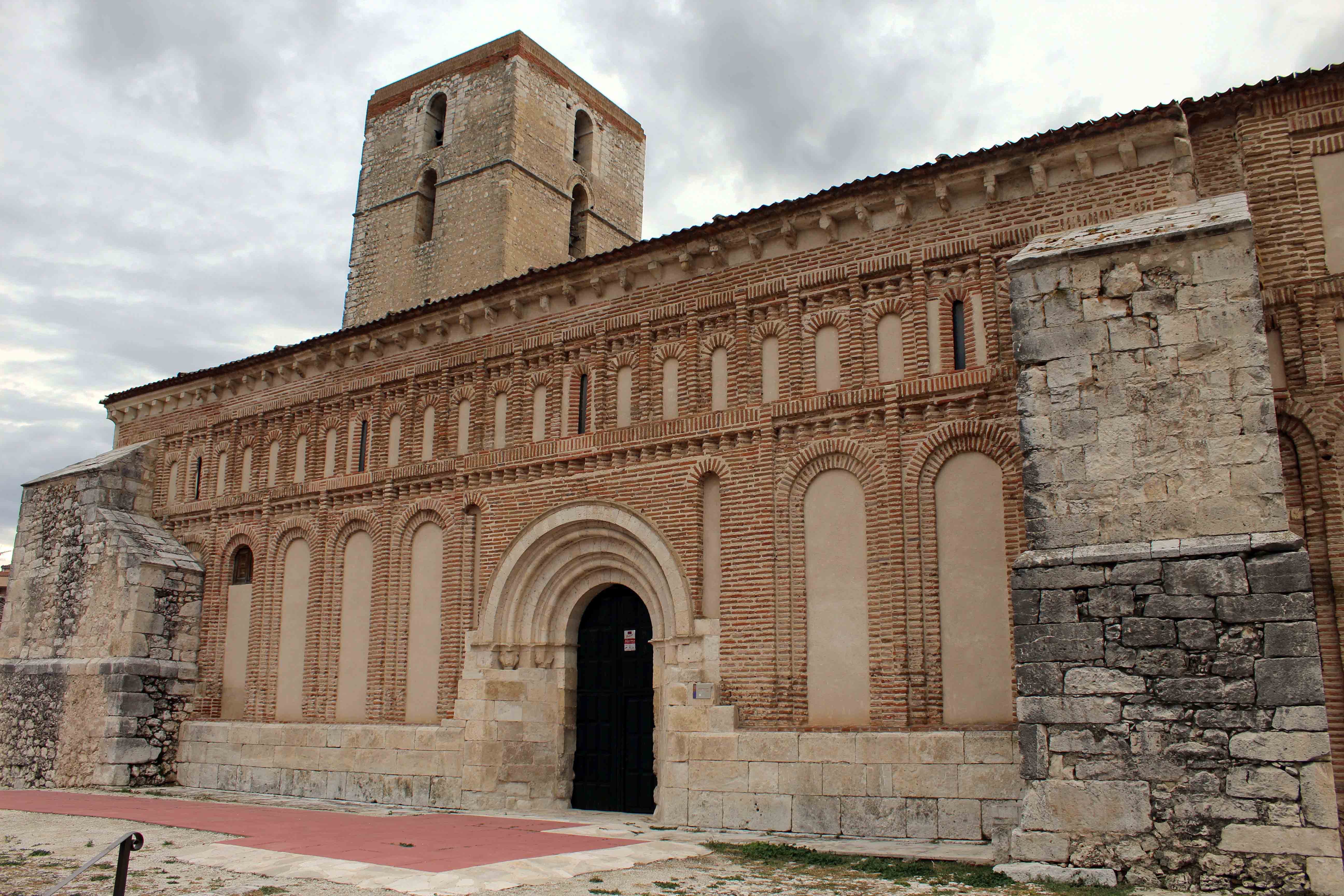 IGLESIA_DE_SAN_ANDRÉS_CUÉLLAR_retocada.jpg