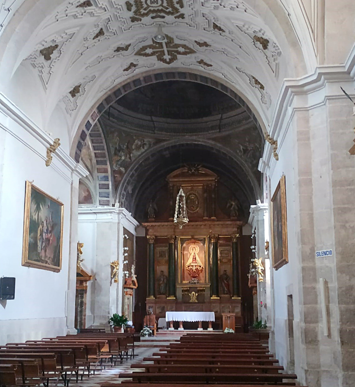 INTERIOR_DE_LA_IGLESIA_DEL_SANTU_1.jpg